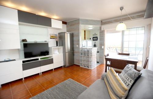 Carcavelos Apartamento | Like-home-T1 Apt-Sea View, near the beach