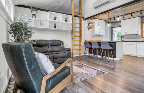 Kearney Casa | Lil Scandi ~ A Charming 2-bedroom, 2-bathroom Scandinavian designed bungalow