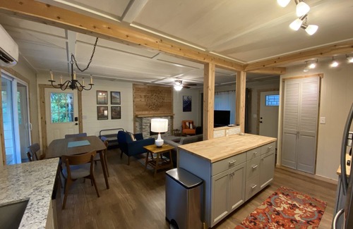 Bella Vista Casa | Lil Sugar Cottage - Little Sugar / Tunnel Vision Trail Access - Cozy!