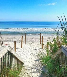 Topsail Beach Casa | Lil'TipSea on Topsail - Close to the sound and beach!
