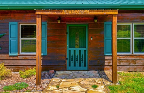 Hemp Cabina | "Lil Yellowstone" Adventurers retreat where flowing waters meet mnt valley views