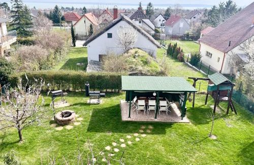 Balatonfured Apartamento | Lila Füge Vendégház