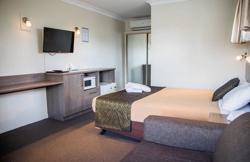 Goulburn Cama Y Desayuno | Lilac City Motor Inn Deluxe Queen Room 12