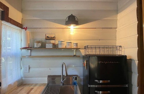 Wrightwood Cabaña | Lilac Cottage| Fireplace, Pet/Kid Friendly