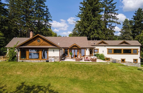 Antioch Casa | Lilac Lodge Luxury Villa with water access in charming Antioch