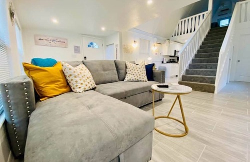 Vacation Village Casa | Lilac Loft- Lake, Pool, Pickle Ball, Disney & More