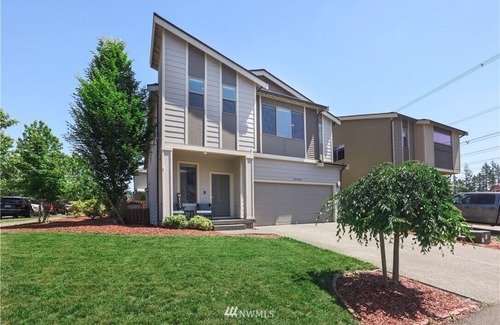 Maple Valley Casa | Lilac villa with hot tub