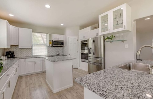 Lilburn Casa | Lilburn Gateway | Game Loft, Fire Pit, Near Stone Mountain