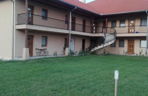 Cserkeszolo Apartamento | Liliána Apartman