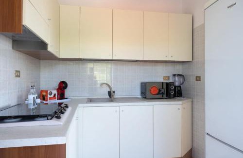 Gaeta Apartamento | Lilium casa di lusso Ariana Beach con solarium, spiaggia e parcheggio