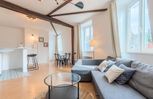 Saint-Maurice Pellevoisin Apartamento | Lille St Maurice- 7min from train !