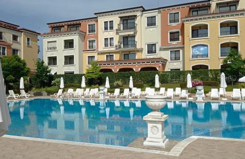 Sozopol Apartamento | Lily Beach Resort - sunrise over the sea - Sozopol