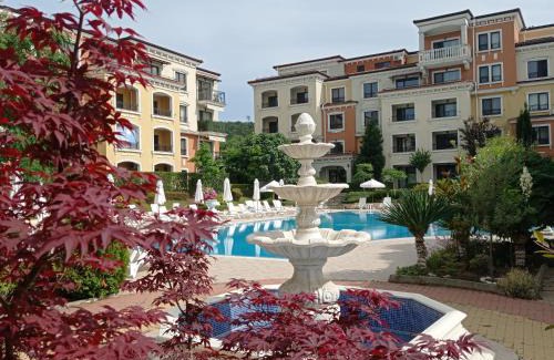 Sozopol Apartamento | Lily Beach Resort - sunrise over the sea - Sozopol