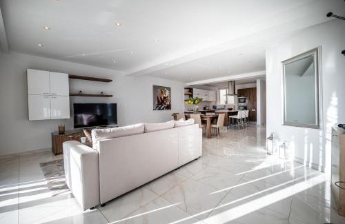 Mellieħa Heights Apartamento | Lily of the Hill - 2 Bedr, 3 bath