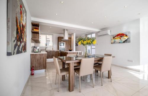 Mellieħa Heights Apartamento | Lily of the Hill - 2 Bedr, 3 bath