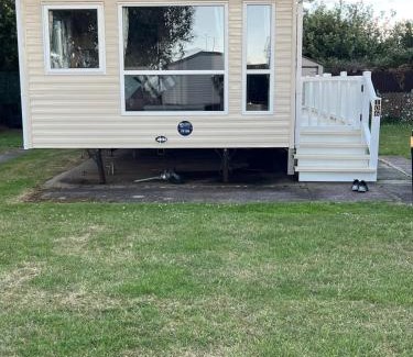Rhyl Cabina | Lily's caravan