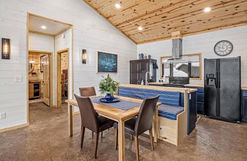 Hayward Cabina | Lilypad Lake House - Nelson Lake - Dog Friendly - Trail Access