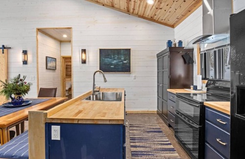 Hayward Cabina | Lilypad Lake House - Nelson Lake - Dog Friendly - Trail Access