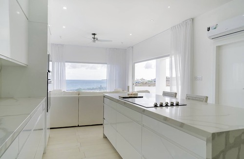 Harrismith Villa | Luxurious Cliffside Villa with Stunning Sea Views