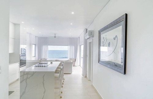 Harrismith Villa | Luxurious Cliffside Villa with Stunning Sea Views