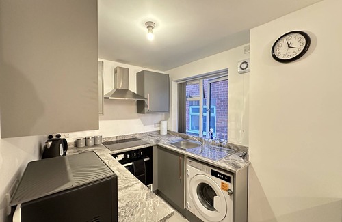 Marston Green Apartamento | Apartamento-Baño en la habitacion-Moderno-Vista a la Calle-Lilypad