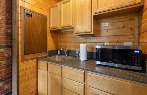 Kalispell Cabina | Limberlost West - Your Montana cabin on a lake!