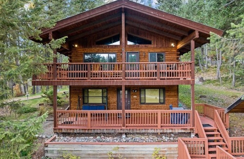 Kalispell Cabina | Limberlost West - Your Montana cabin on a lake!