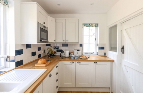 Burton Bradstock Cabaña | LIME COTTAGE, character holiday cottage in Burton Bradstock