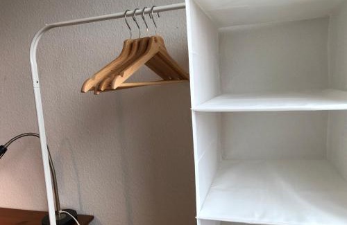 Region Hannover District Apartamento | LIME HOMES: Balkon, Küche, Netflix