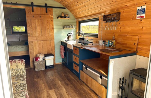 Compton Martin Cabaña | LIME KILN, romantic, with hot tub in Blagdon