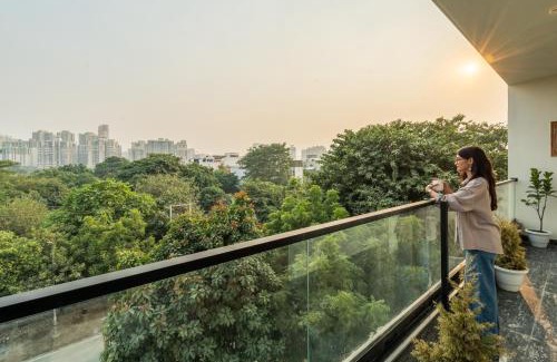 Noida Apartamento | Lime Tree Hotel & One Bed Room Serviced Apartment - Noida Next to Sector 50 Metro with Party Venue