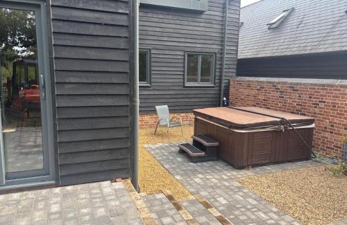 Bulmer Casa | Lime Tree House - Sleeps 12 - Hot Tub