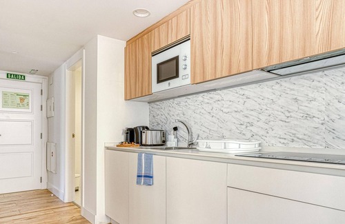 Haro Apartamento | limehome Haro | Two-Bedroom Apartment with Balcony