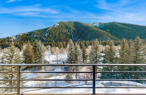 Warm Springs Apartamento | Limelight Base Camp Condo. Ski, bike, & adventure!