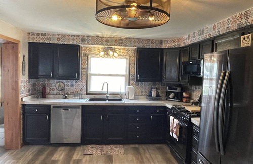 Oak Harbor Casa | Limestone Corner Bungalow