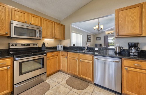 Lake Berkley Villa | Tranquil 3BR Villa | Private Pool + Resort Amenities