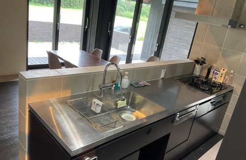 Akaogi Casa | Limited to one pair per day! The entire building is reserved for private use! A luxurious inn designed in a modern Japanese style! You can enjoy your private time in the nature of Amami Oshima with a large projector. ⭐︎