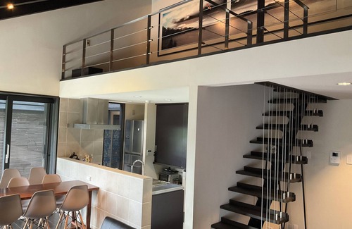 Akaogi Casa | Limited to one pair per day! The entire building is reserved for private use! A luxurious inn designed in a modern Japanese style! You can enjoy your private time in the nature of Amami Oshima with a large projector. ⭐︎