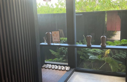 Akaogi Casa | Limited to one pair per day! The entire building is reserved for private use! A luxurious inn designed in a modern Japanese style! You can enjoy your private time in the nature of Amami Oshima with a large projector. ⭐︎