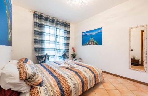 Lonato del Garda Apartamento | Limone Apartment - Featuring a Private Garden and Access to a Pool