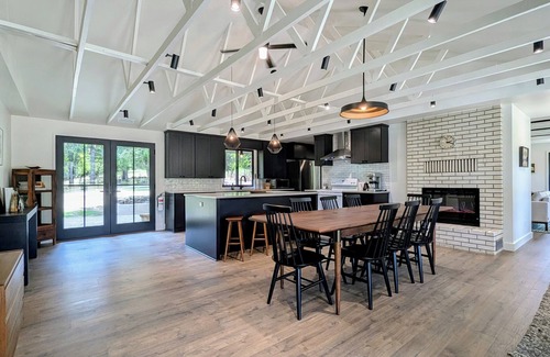 Newberg Casa | Lince House ~ In the Center of it All!