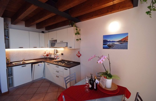 Gardola Apartamento | Lince - Theater Home, with pool and lake view