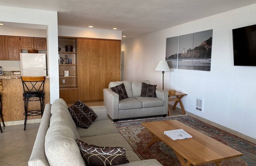 Lincoln City Apartamento | Lincoln City Beachfront Charm at the Sandpiper 208