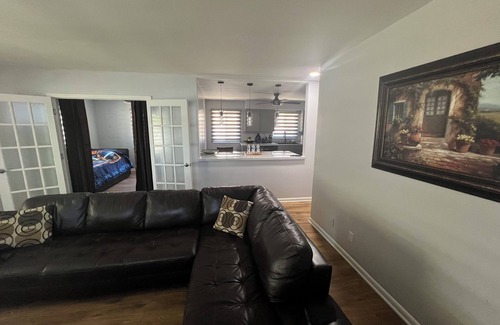 Springdale Casa | LINCOLN-Cozy 3b/1.5b Home in Cincinnati