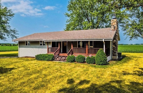Lake Geneva Cabina | Lincoln Log Cabin · Elkhorn 3 Bedroom 2 Bathroom Log Cabin Sleeps 8