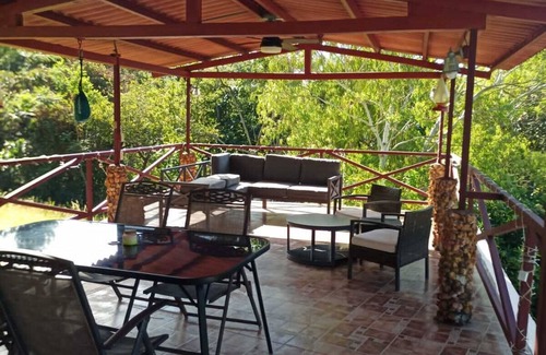 Altos del Maria Casa | Linda vista, enorme terraza, barbacoa y piscina. Disfruta del grato ambiente.
