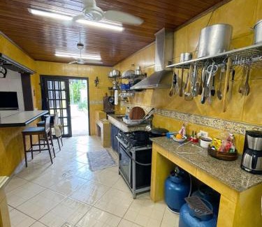 Pontal do Sul Casa | LINDA CASA COM PISCINA EM PONTAL DO SUL