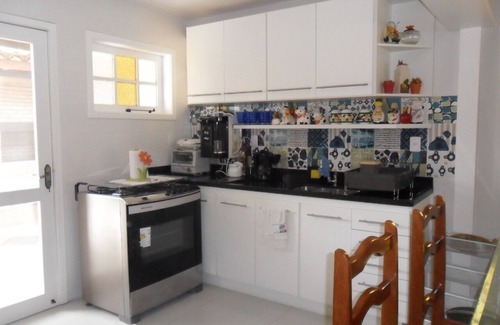 Porto Belo Casa | Linda Casa em Condomínio. Confortável e Funcional. Muito Arejada
