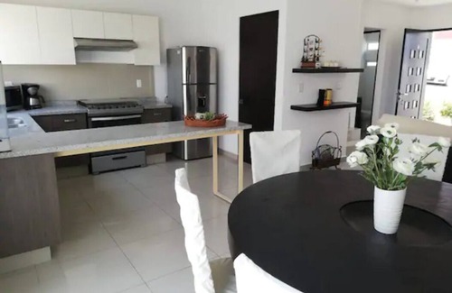 Querétaro Casa | Linda casa en fraccionamiento con alberca