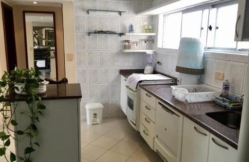 Caioba Apartamento | Linda Cobertura Caiobá, amplo terraço com churrasqueira, e linda vista na Av Atlântica, Edificio Frente Mar